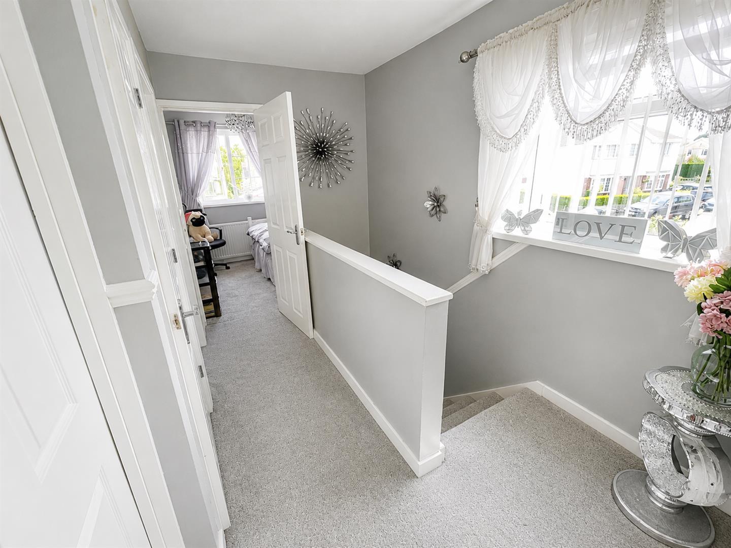 Clos Vernon Watkins, Gorseinon, Swansea, SA4 4DH